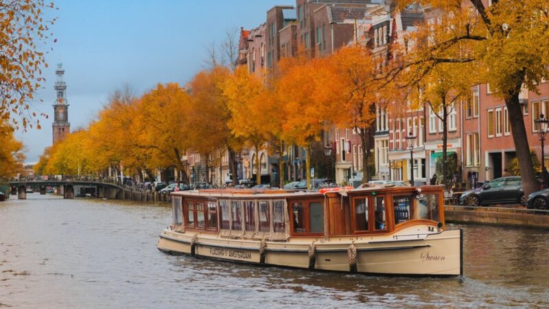 Luxury canal cruise
