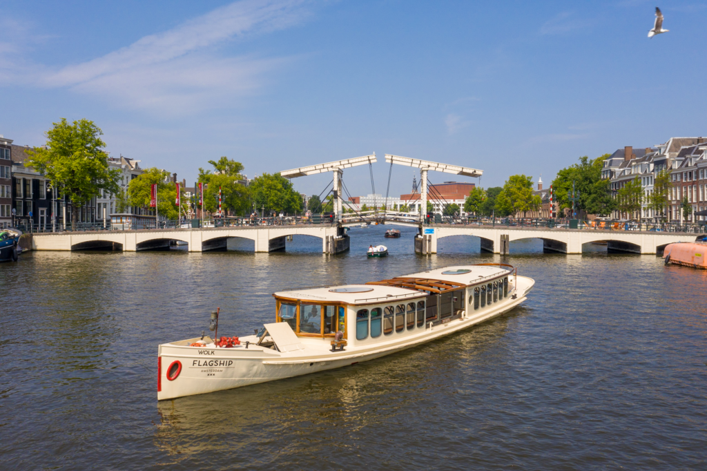Canal cruise dinner