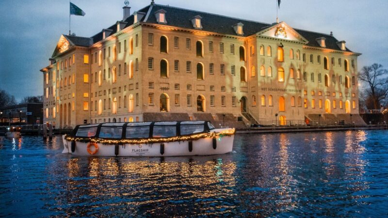amsterdam light festival canal cruise